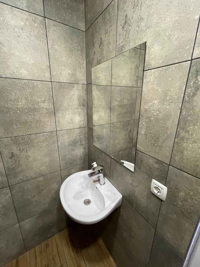 Hostel U Pottera Chernivtsi Luaran gambar